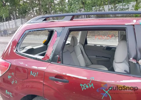 2013 Subaru Forester 2.5X z USA, uszkodzony, nr VIN JF2SHABC8DH406499